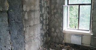 Демонтаж квартиры с вывозом мусора в Кохме от Сварной-Кхм от 2031 рублей.